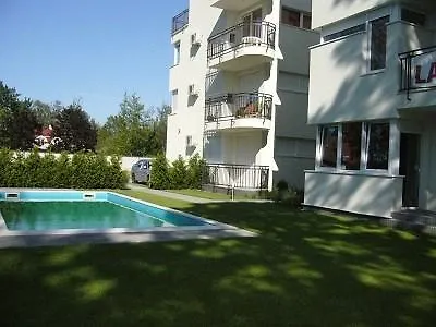 아파트 Julia Luxus Apartman *